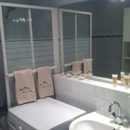 Studio Proche Mer * Fréjus