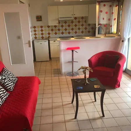 Studio Proche Mer * Fréjus